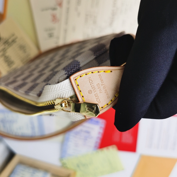 ルイヴィトンバッグ素材ディテール